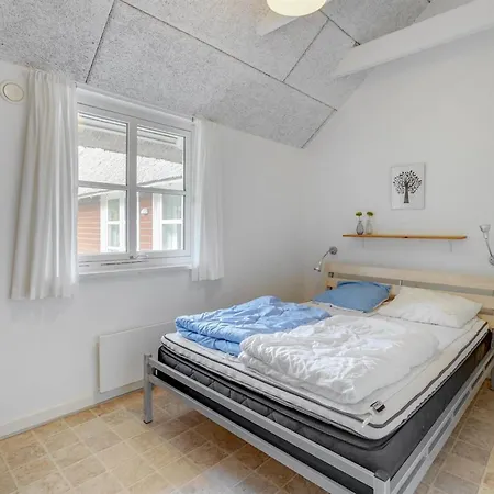 Semesterbostad Jenna - 1-4km From The Sea By Interhome