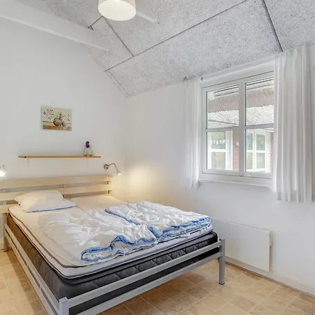 Vakantiehuis Jenna - 1-4km From The Sea By Interhome